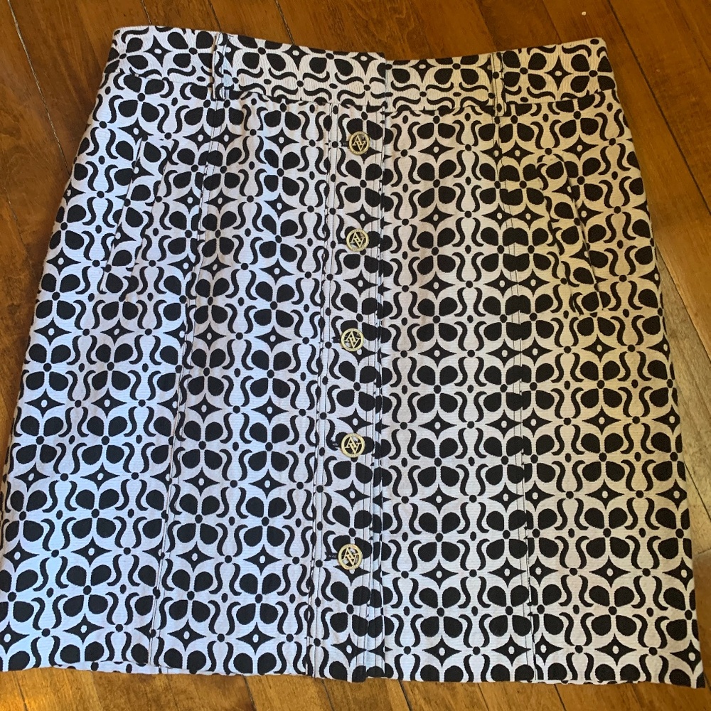 Adrienne vittadini 100 percent cotton logo button skirt. Never worn. Retail 120